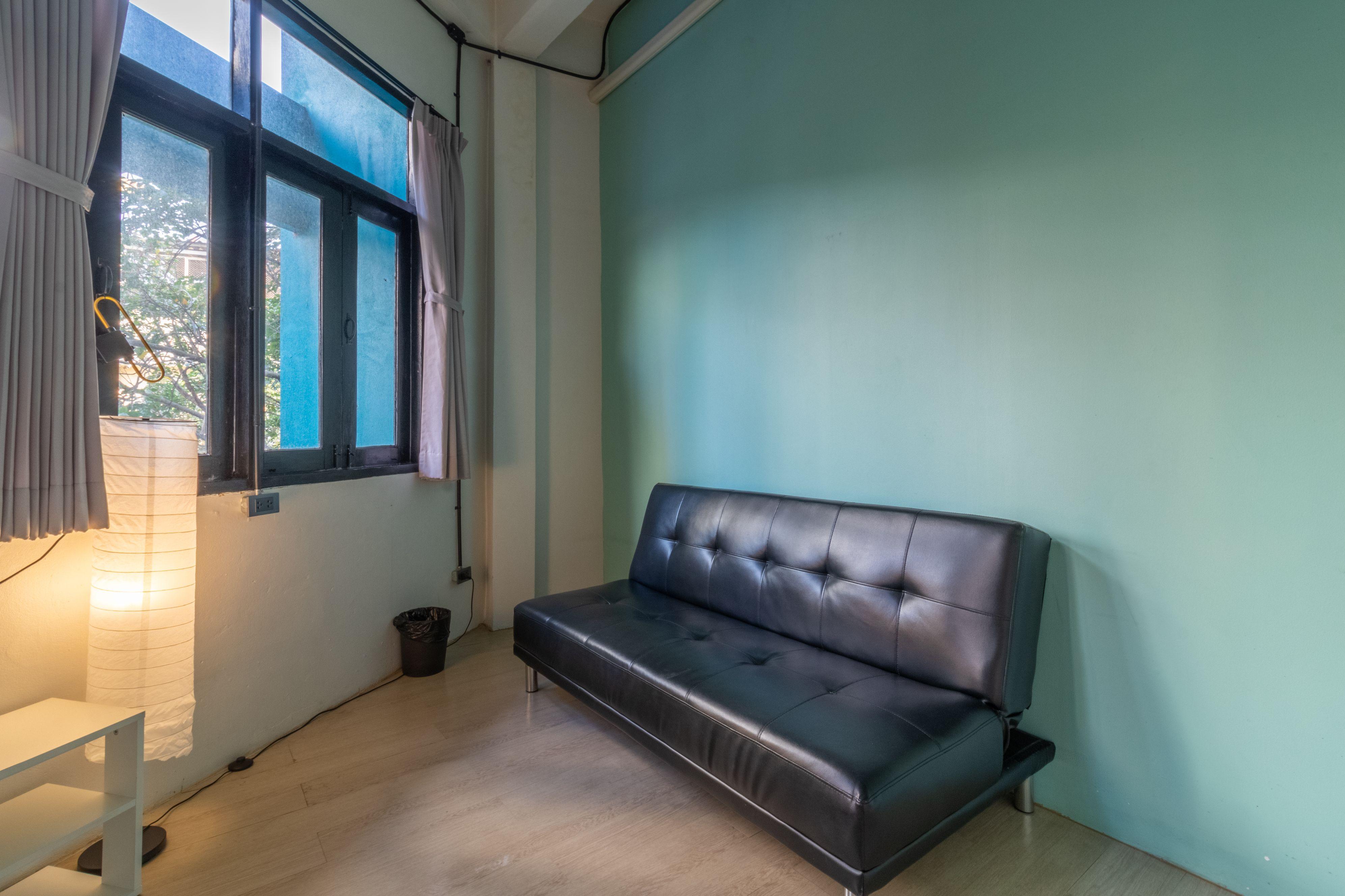Bunny Burrow Hostel Bangkok Exterior photo
