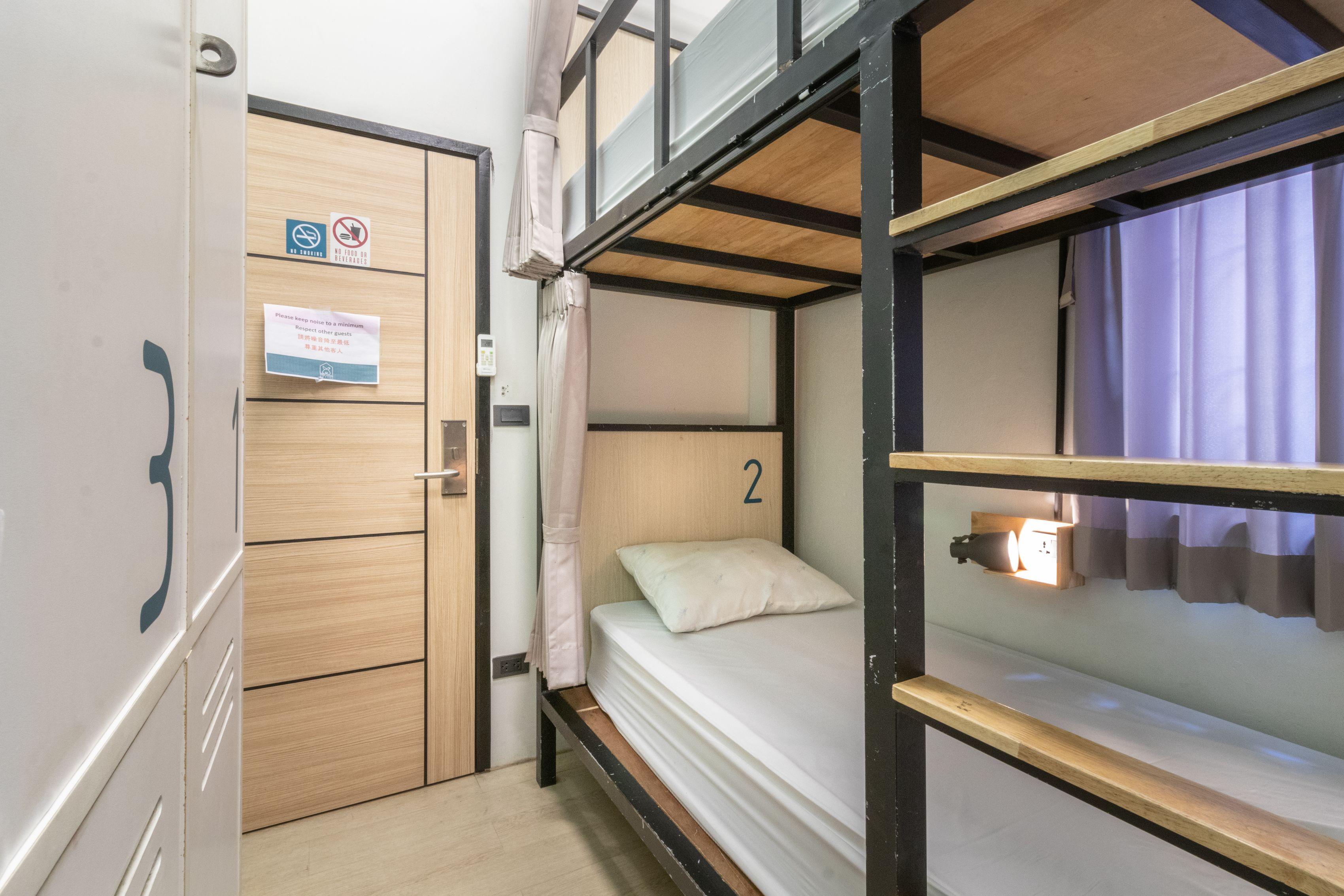 Bunny Burrow Hostel Bangkok Exterior photo