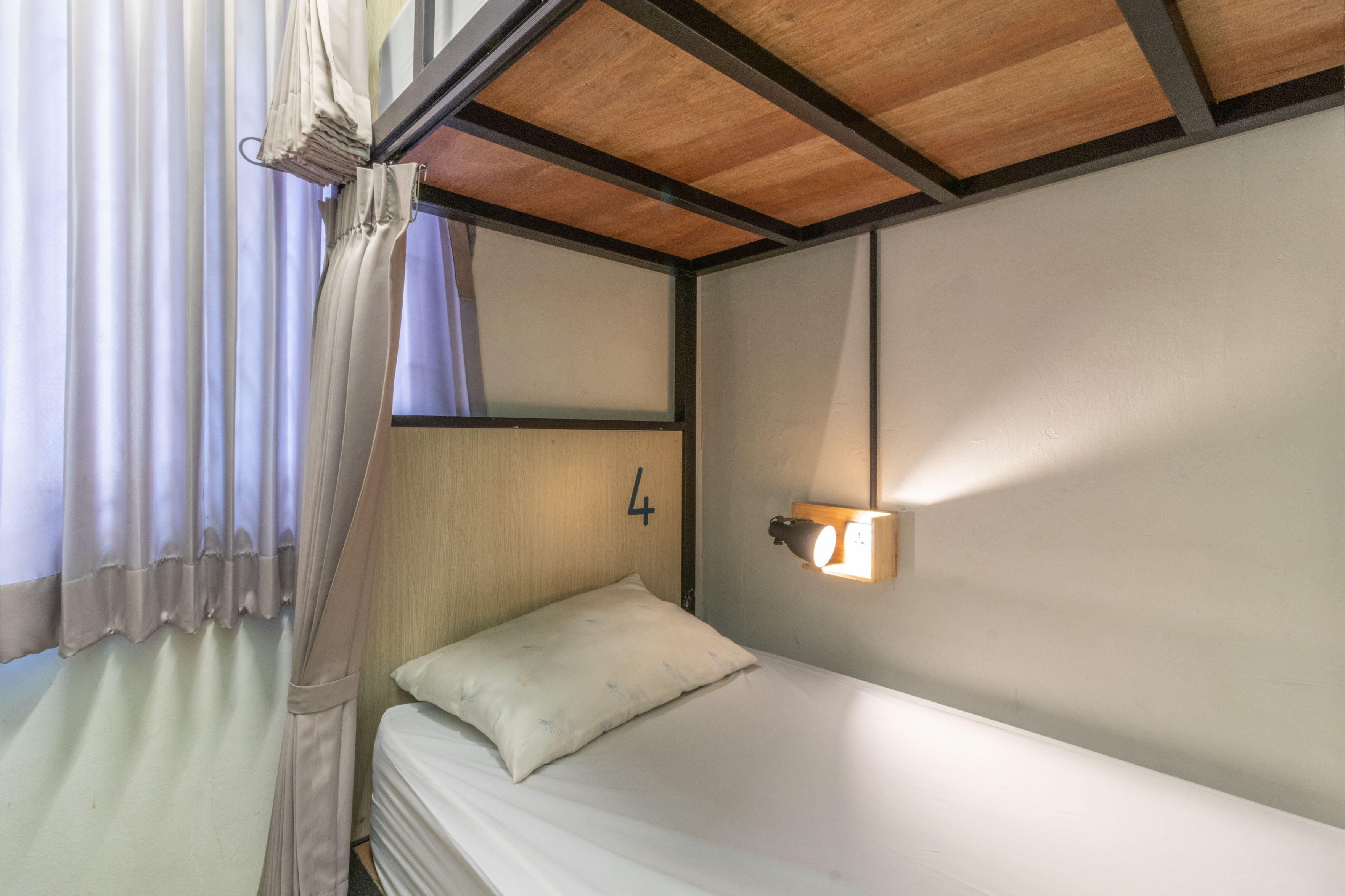Bunny Burrow Hostel Bangkok Exterior photo