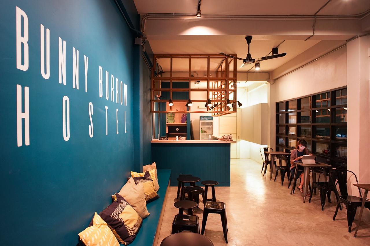 Bunny Burrow Hostel Bangkok Exterior photo