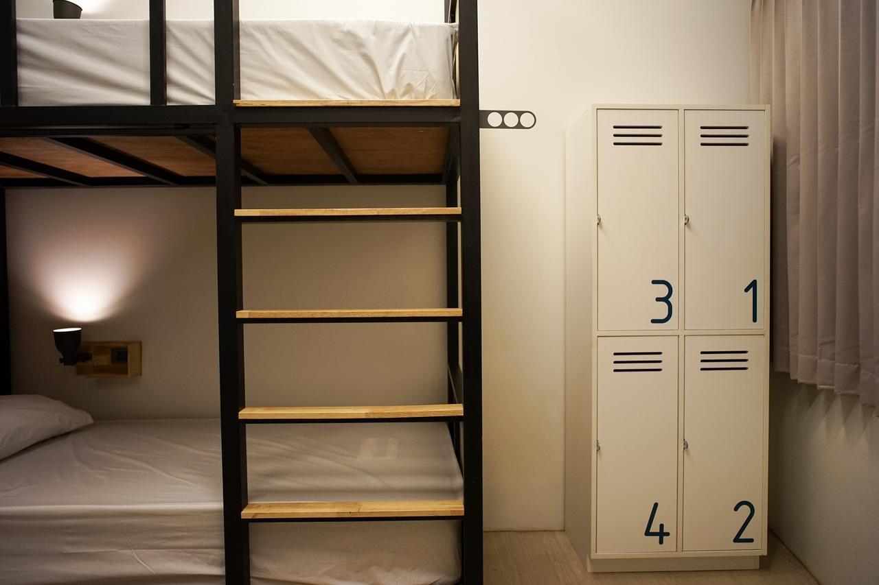 Bunny Burrow Hostel Bangkok Exterior photo