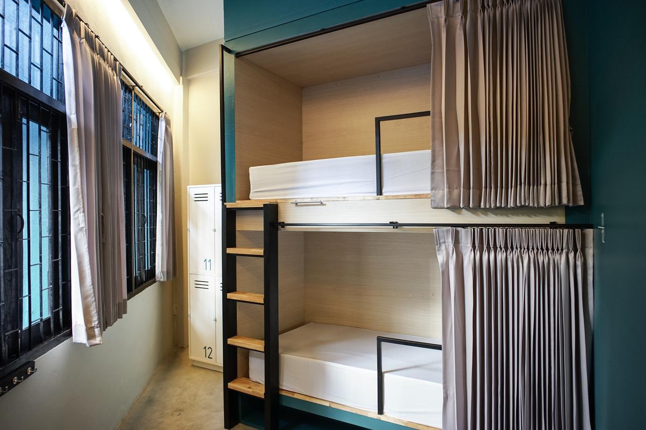 Bunny Burrow Hostel Bangkok Exterior photo