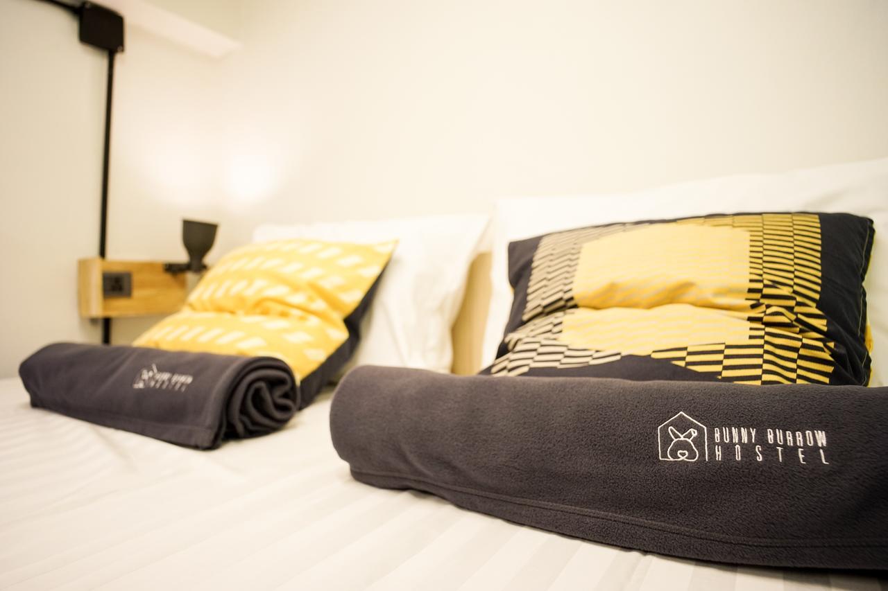 Bunny Burrow Hostel Bangkok Exterior photo