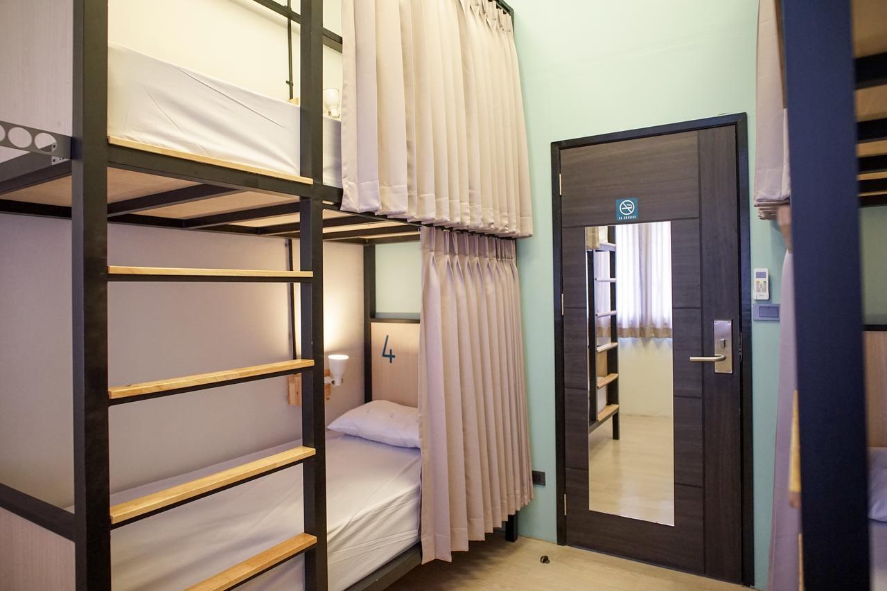 Bunny Burrow Hostel Bangkok Exterior photo