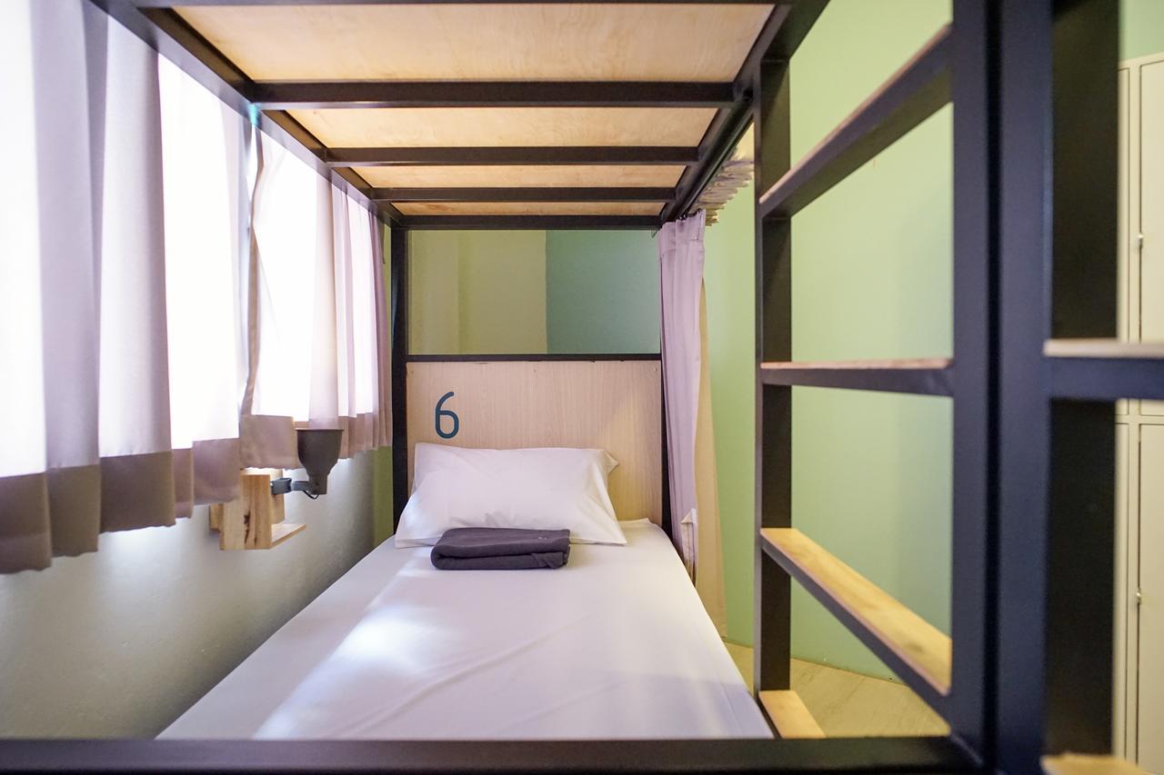 Bunny Burrow Hostel Bangkok Exterior photo