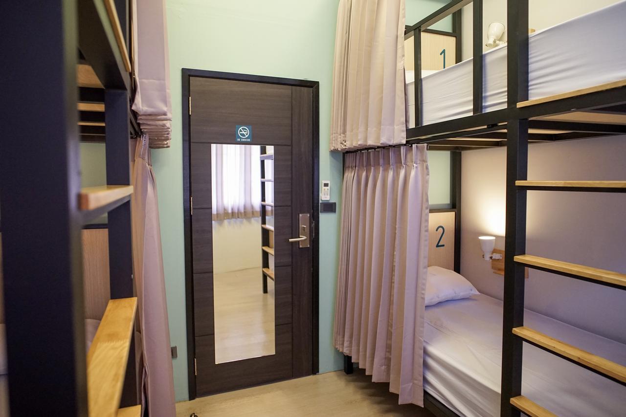 Bunny Burrow Hostel Bangkok Exterior photo