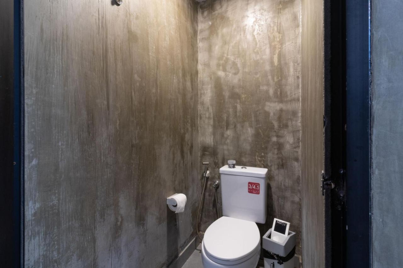 Bunny Burrow Hostel Bangkok Exterior photo